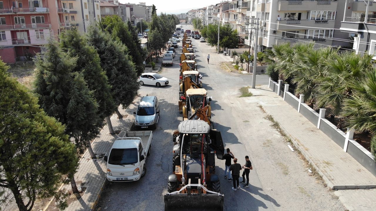 Böyle düğün konvoyu görülmedi! Damat, gelini 11 kepçe ile aldı 20
