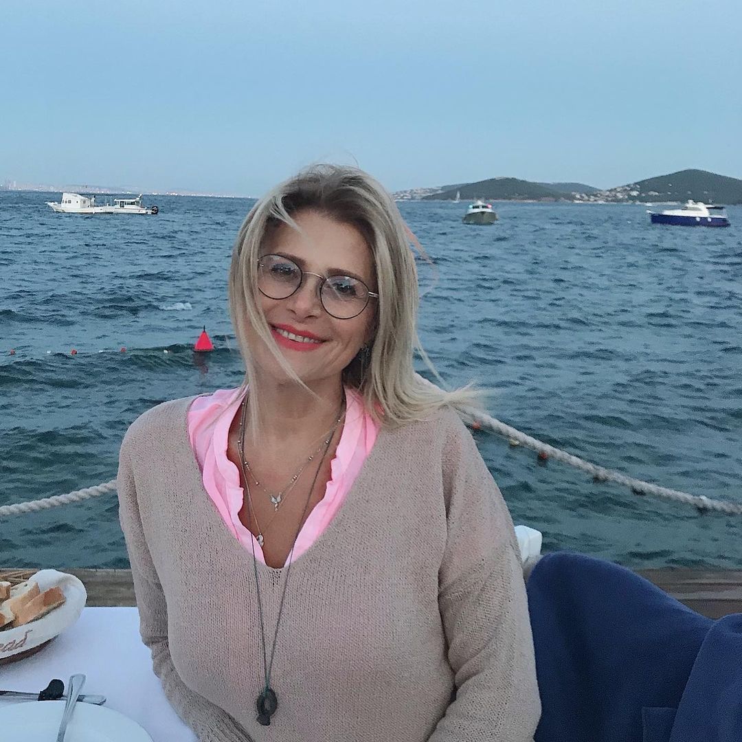 Çocuklar Duymasın oyuncusu Melek Şahin son haliyle şaşırttı! Çaycı Hüseyin'in Emine'si sosyal medyada gündem oldu 7