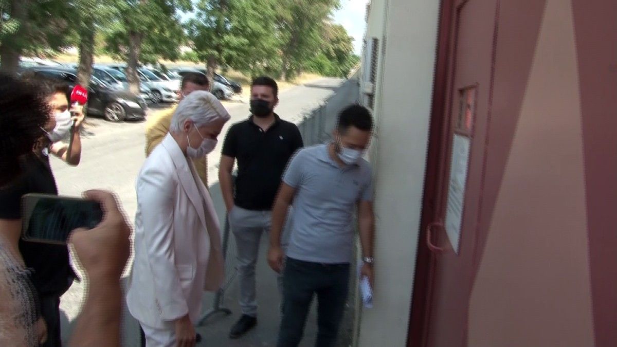 Selin Ciğerci'nin tedbir kararını ihlal edince hapse giren Deniz Akkaya iddialı konuştu 4