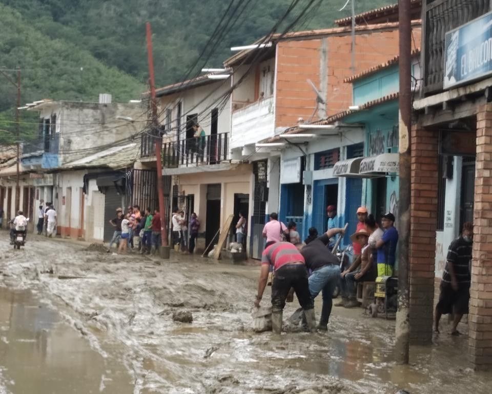 Venezuela’da toprak kayması! Çok sayıda kişi hayatını kaybetti 4