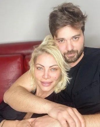 Seray Sever bu kez bikinisi ile şov yaptı! Yaşıtlarına taş çıkartıyor! 2