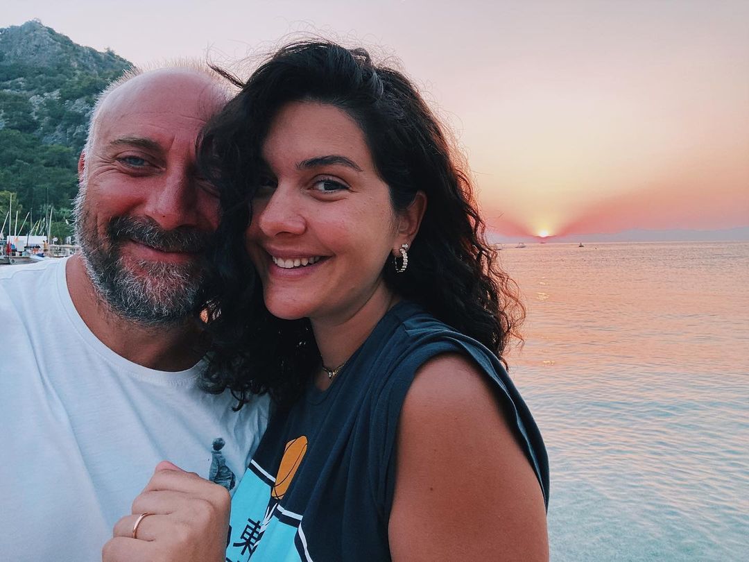 Anne olmak için gün sayıyor! İşte hamileliğinde 30. haftayı geride bırakan Bergüzar Korel'in son hali 15