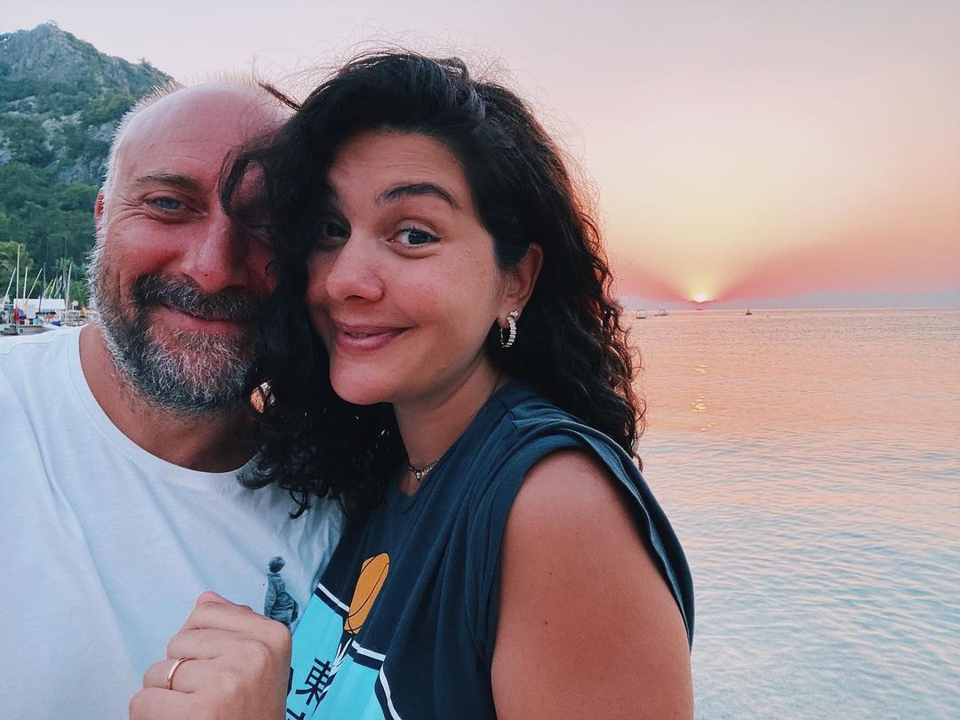 Anne olmak için gün sayıyor! İşte hamileliğinde 30. haftayı geride bırakan Bergüzar Korel'in son hali 17