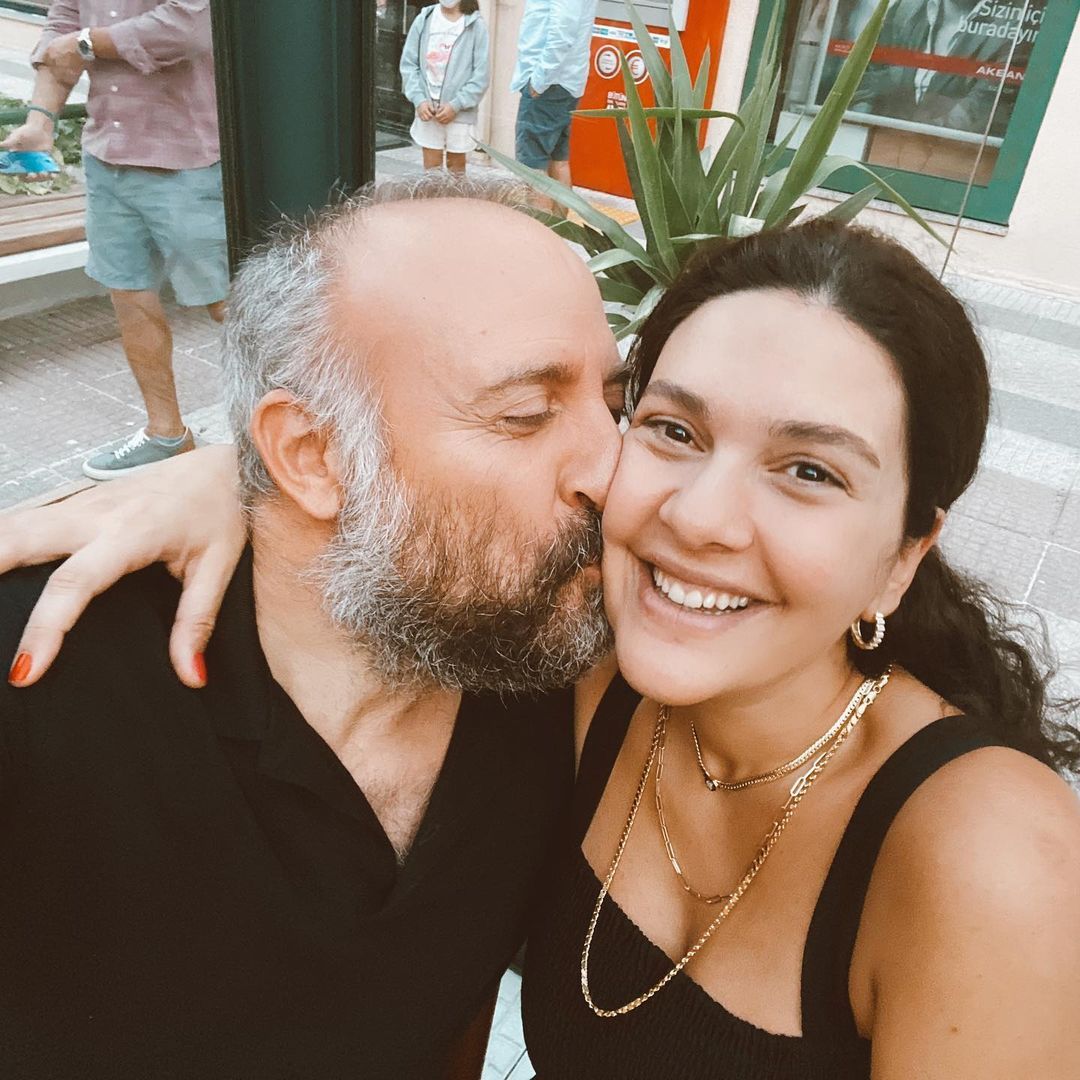 Anne olmak için gün sayıyor! İşte hamileliğinde 30. haftayı geride bırakan Bergüzar Korel'in son hali 5