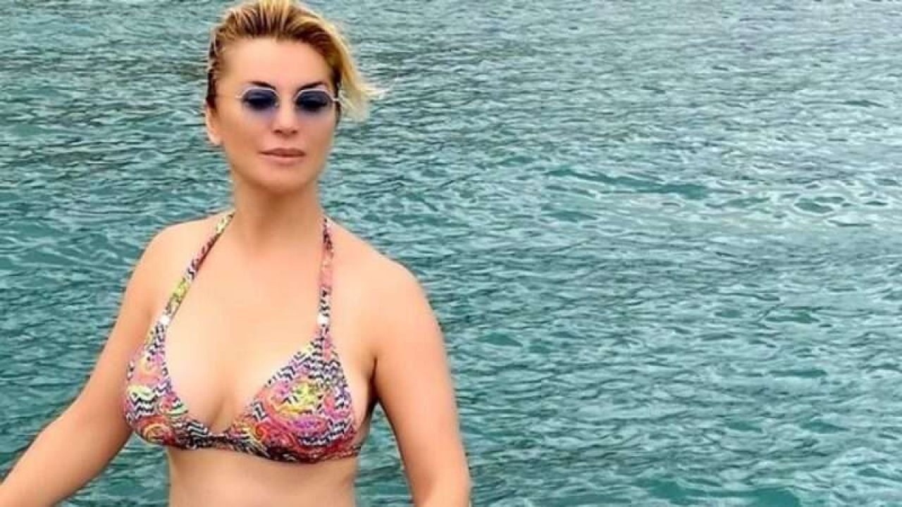 Songül Karlı yatak odası fotoğrafını paylaştı! Buna dekolte denmez! Karlı instagram'da coştu! 8