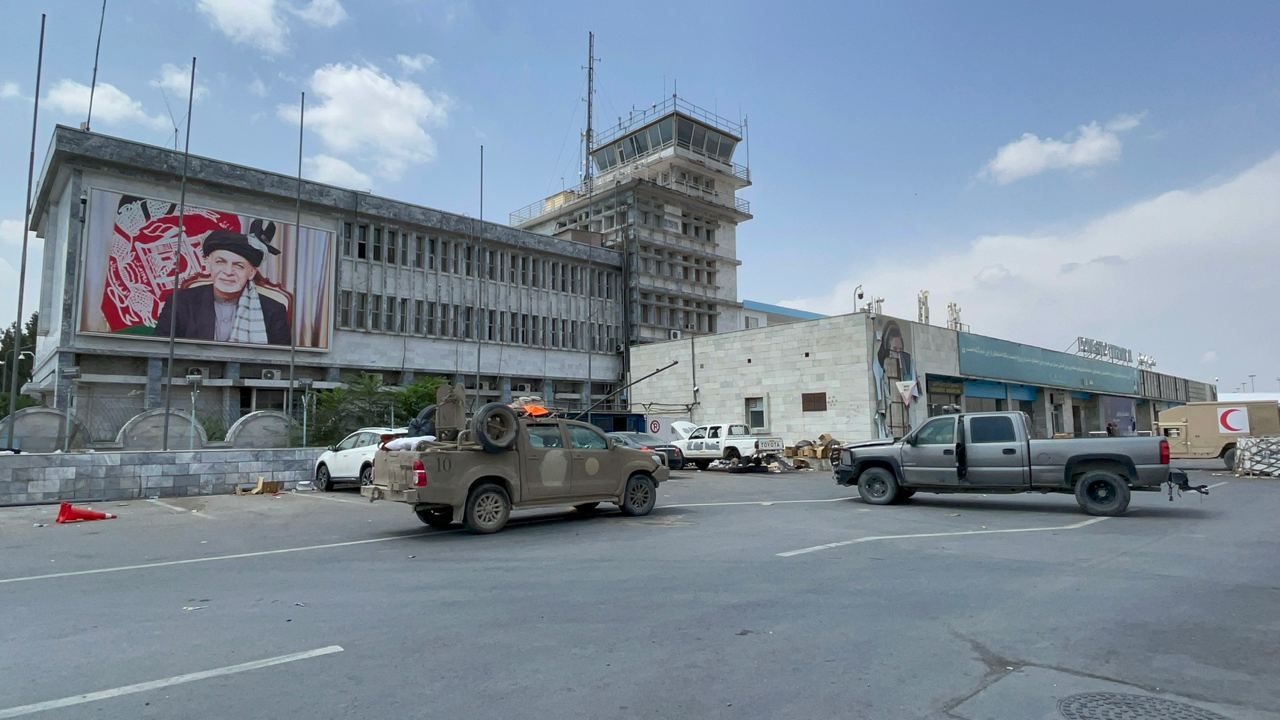 Kabil Havalimanı'nın kontrolü Taliban'a geçti 1