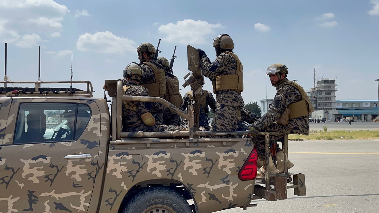 Kabil Havalimanı'nın kontrolü Taliban'a geçti 5