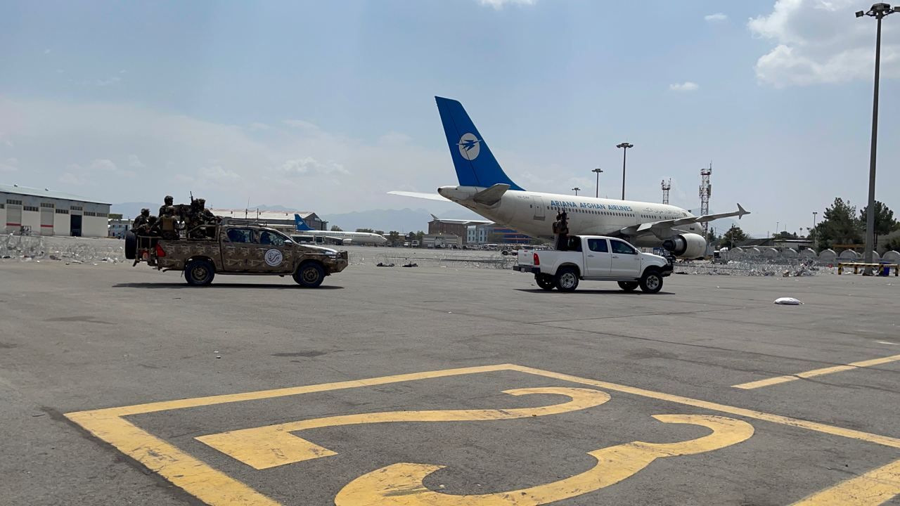 Kabil Havalimanı'nın kontrolü Taliban'a geçti 7