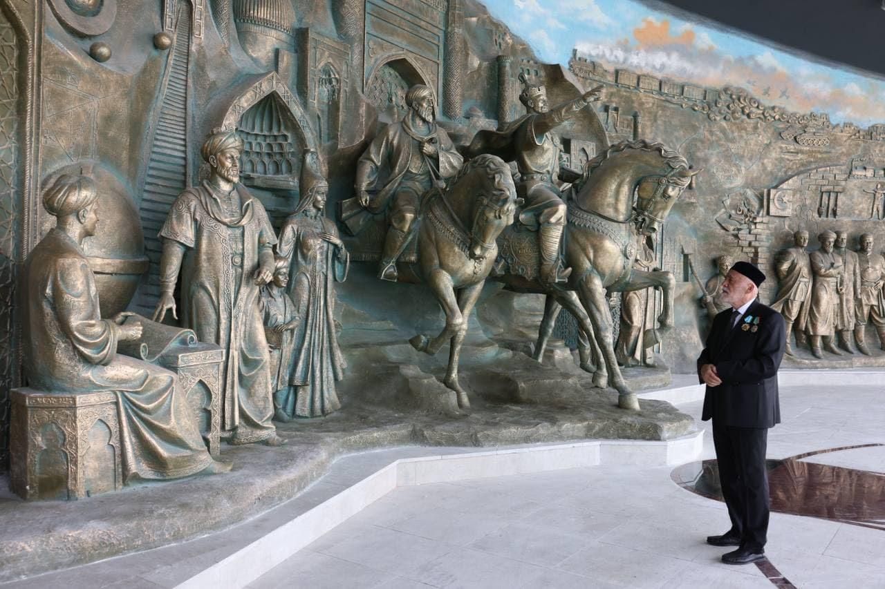 Özbekistan’ın yeni yıldızı Stella’ya Türk imzası: İşte görkemli anıtın göz kamaştıran fotoğrafları.. 39