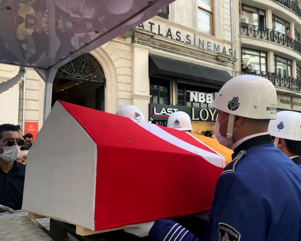 Büyük saygısızlık! Ferhan Şensoy'un cenaze törenindeki çirkin saldırıda flaş gelişme! Kendilerini böyle savundular... 42