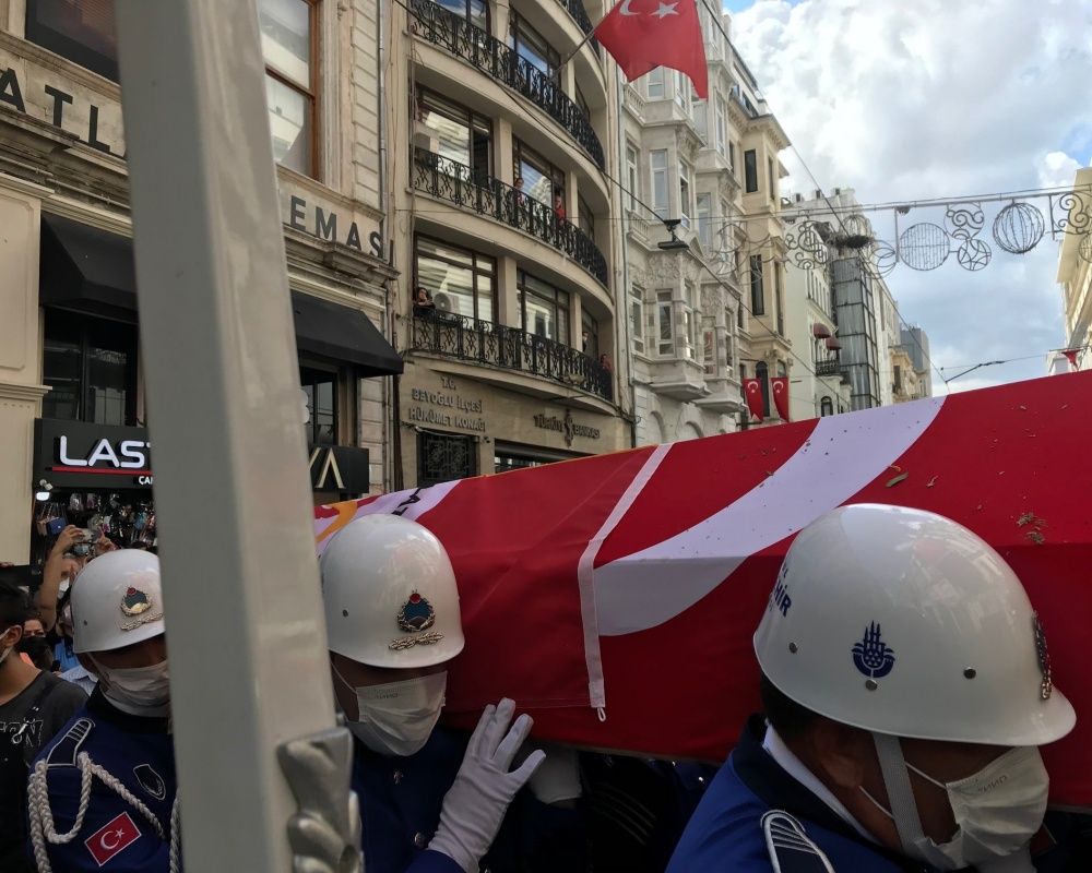 Büyük saygısızlık! Ferhan Şensoy'un cenaze törenindeki çirkin saldırıda flaş gelişme! Kendilerini böyle savundular... 38
