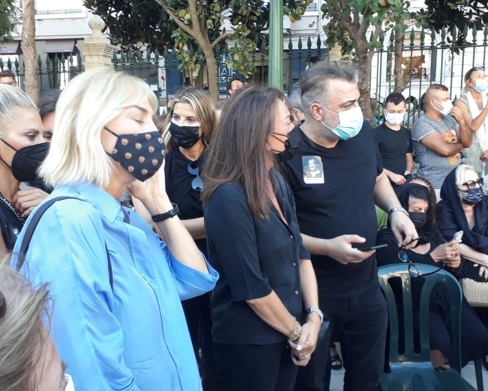 Büyük saygısızlık! Ferhan Şensoy'un cenaze törenindeki çirkin saldırıda flaş gelişme! Kendilerini böyle savundular... 49