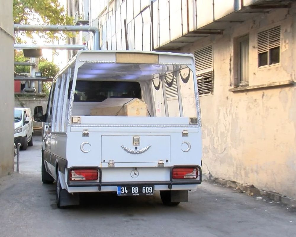 Büyük saygısızlık! Ferhan Şensoy'un cenaze törenindeki çirkin saldırıda flaş gelişme! Kendilerini böyle savundular... 53