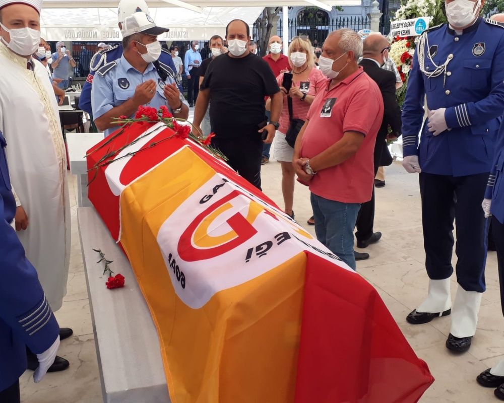 Büyük saygısızlık! Ferhan Şensoy'un cenaze törenindeki çirkin saldırıda flaş gelişme! Kendilerini böyle savundular... 56