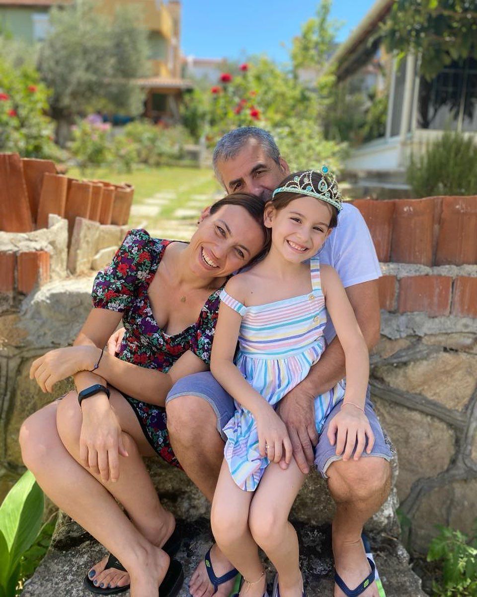 Üvey Baba dizisinin Semiha'sı Seda Çetin 18 yıl sonra ortaya çıktı 15