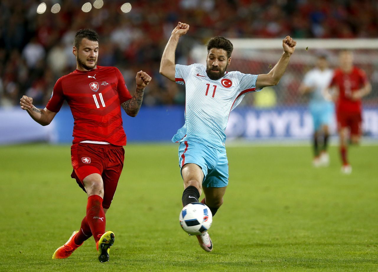 Milli futbolcu Olcay Şahan futbolu bıraktı 5