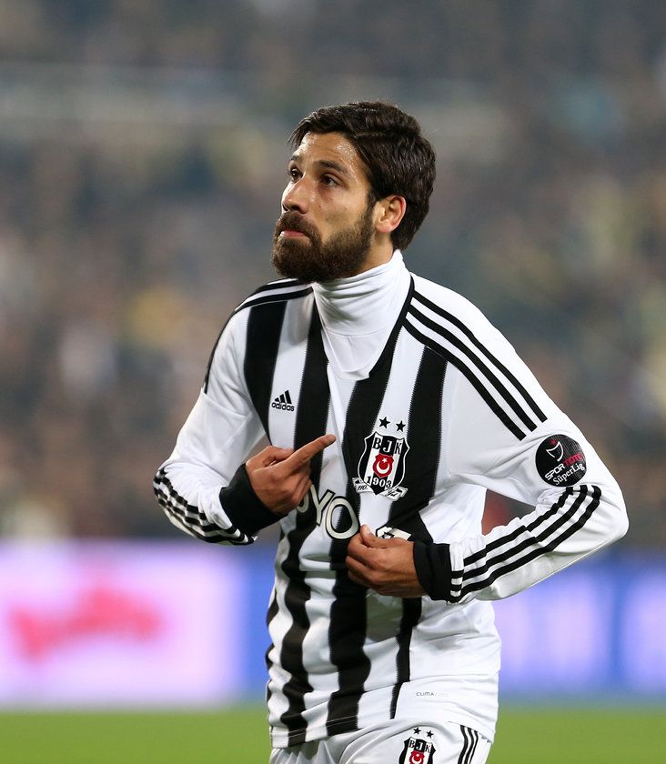 Milli futbolcu Olcay Şahan futbolu bıraktı 8