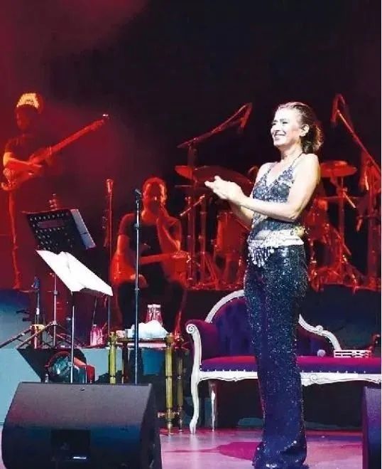 Yıldız Tilbe, TRT Haber Spikeri Ersoy Dede'yle tartıştı! 20