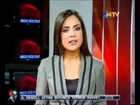 Buket Aydın'ın dekolteli pozları meğer estetikliymiş! Sunucunun eski halini görmelisiniz! 15