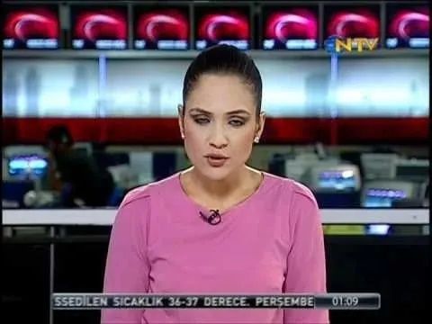 Buket Aydın'ın dekolteli pozları meğer estetikliymiş! Sunucunun eski halini görmelisiniz! 16