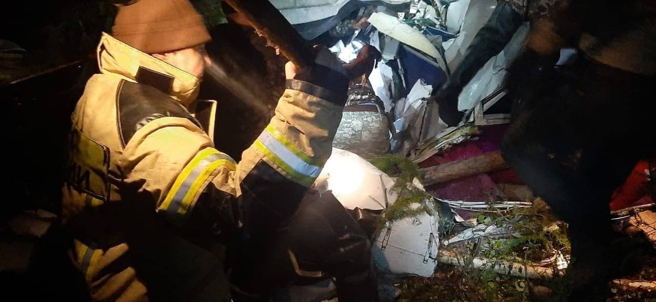 Rusya'da yolcu uçağı alev alıp piste sert iniş yaptı: 4 ölü 1