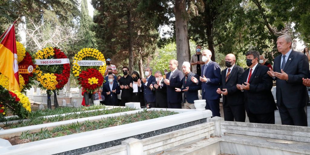Efsane golcü "Taçsız Kral" Metin Oktay, kabri başında anıldı 7
