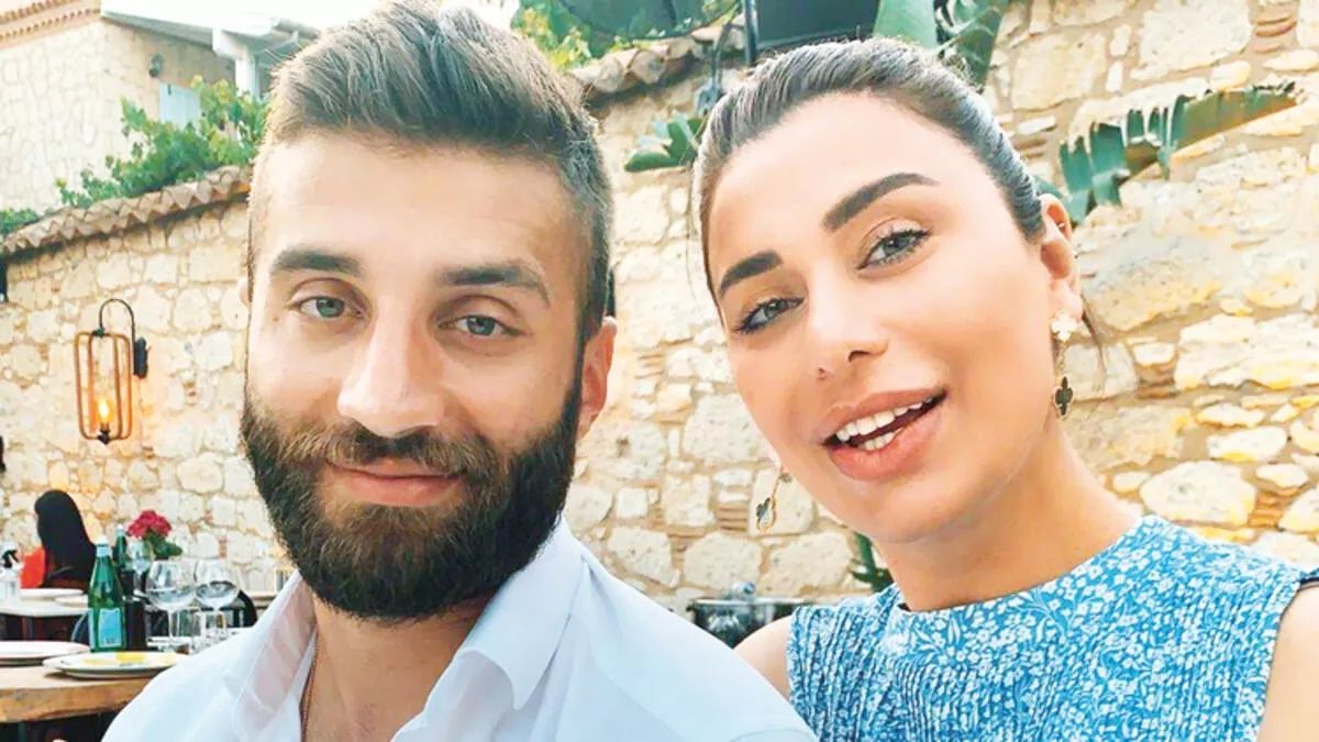 Ebru Şancı pozlarıyla büyüledi! GS'li yenge manken Ebru Şancı göğüs dekoltesiyle yıktı geçti! 5