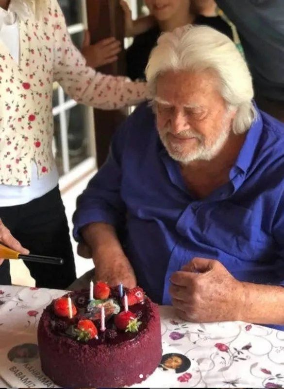 84 yaşındaki Cüneyt Arkın'dan üzücü haber geldi! Sevenlerine tavsiyesi çok konuşuldu! 11
