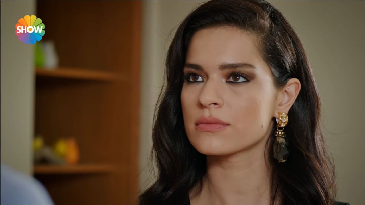 Yasak Elma'nın Zehra'sı yasak aşkıyla yakalandı! Şafak Pekdemir'in yeni sevgilisi hırçın çıktı! 6