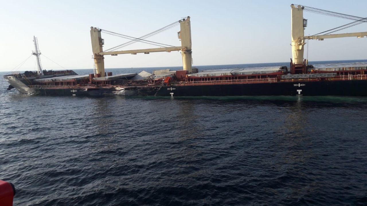 Çanakkale Bozcaada açıklarında feci kaza! İki gemi çarpıştı 5