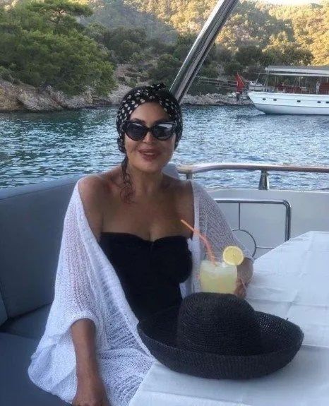 Türkan Şoray fransız askısından sonra tanınmaz hale geldi! 76 yaşındaki Sultan artık hayallerde yaşıyor! 4