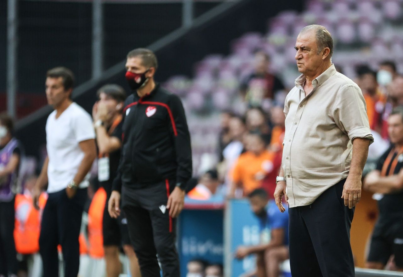 Fatih Terim: İçeri morali bozuk gelen var, ağlayan var. Galatasaray taraftarı bunu yapmamalı 1