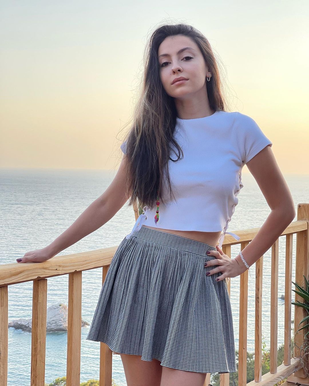 Yıllar içerisindeki değişimine inanamayacaksınız! Cennet Mahallesi'nin Ayşe'sini bir de şimdi görün 26