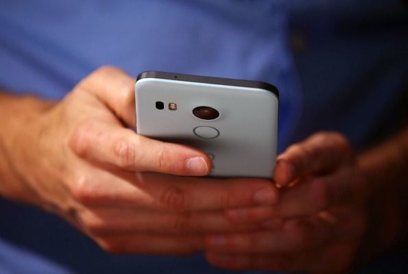 Bakanlıktan tüm vatandaşlara çağrı: Telefonlarınızı acilen çöpe atın! 6