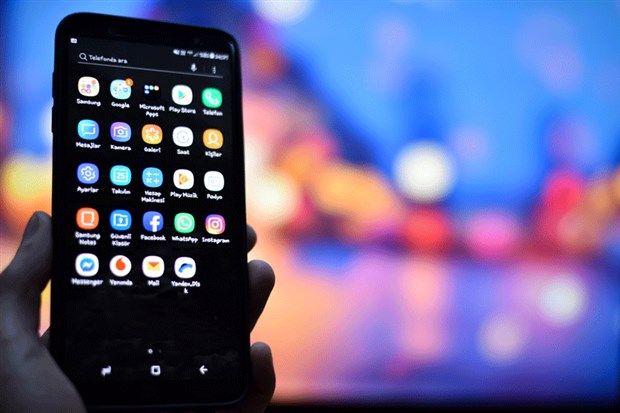 Bakanlıktan tüm vatandaşlara çağrı: Telefonlarınızı acilen çöpe atın! 8