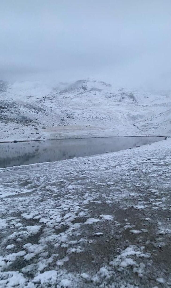 Bu fotoğraflar bugün çekildi! Karadeniz'in yüksek kesimleri beyaza büründü... 4