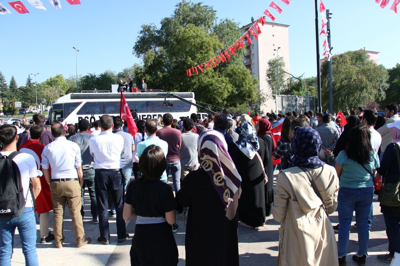 Aşı karşıtları mitinginde HES kodu arbedesi 13