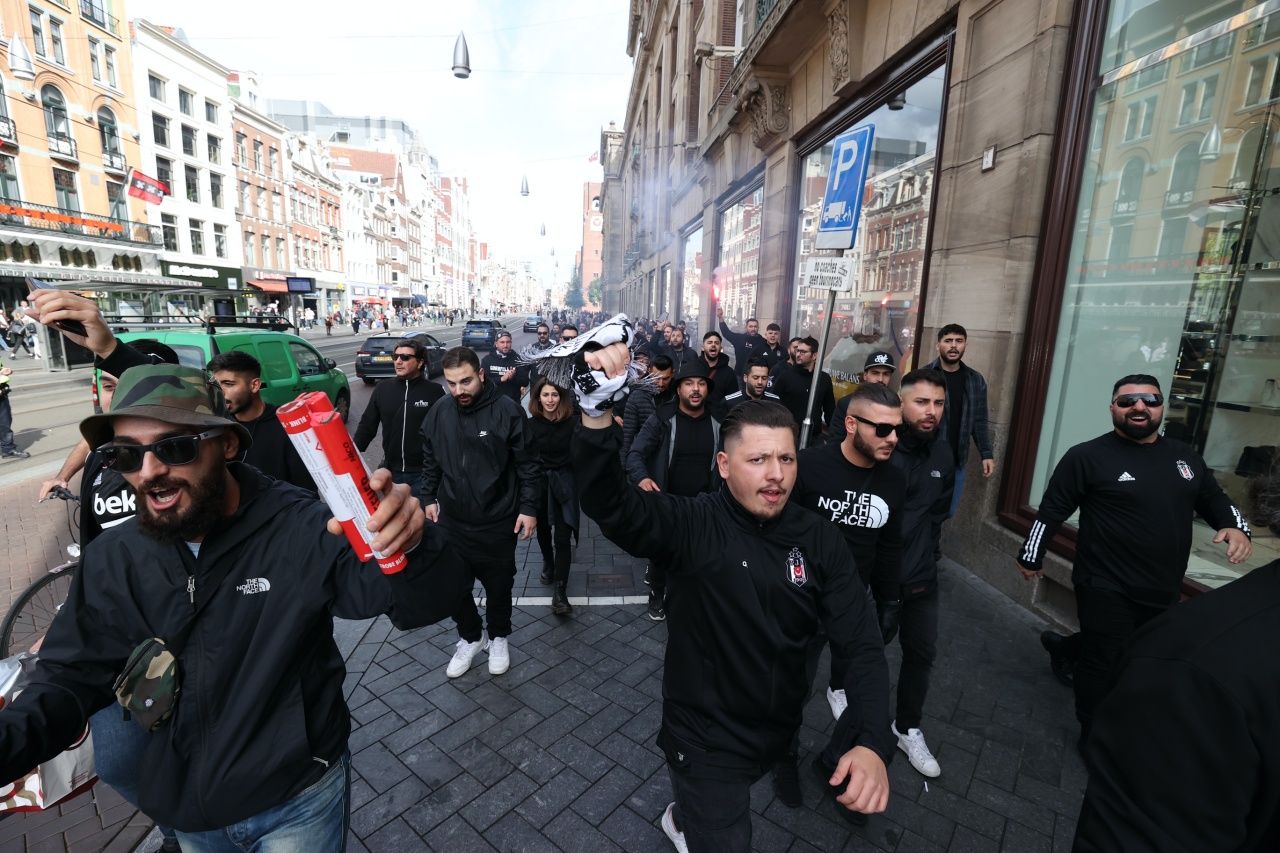 Beşiktaş taraftarı Ajax deplasmanında... 11