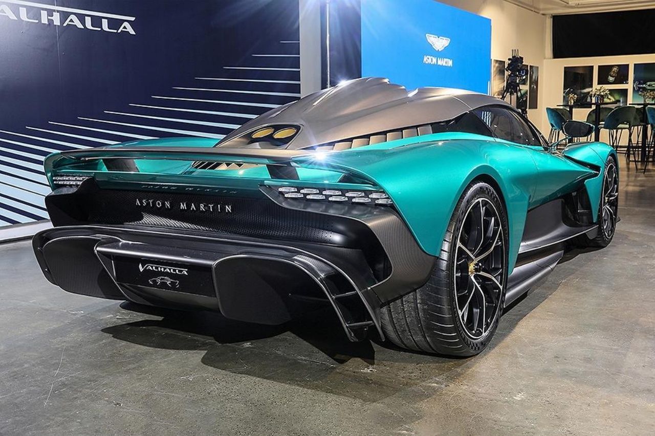 Aston Martin elektrikli otomobillerinlerin standardını belirliyor! Yeni Valhalla 2025’te yollarda 3