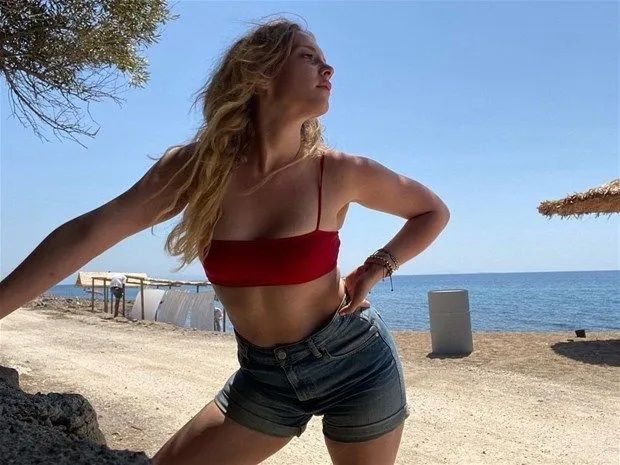 Hayal Köseoğlu'ndan yeni dizi öncesi cesur pozlar! Kalçalarıyla şov yaptı! 16