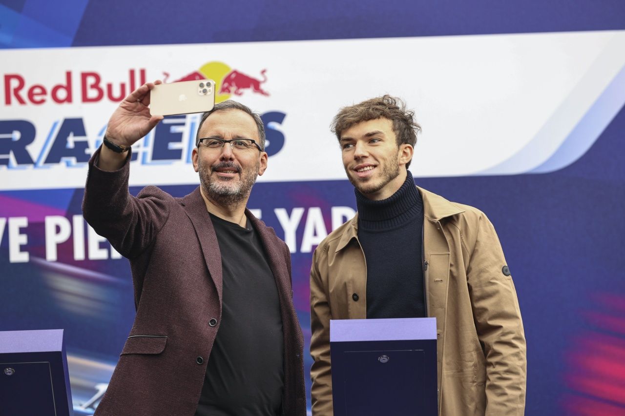 Gençlik ve Spor Bakan Mehmet Muharrem Kasapoğlu, Pierre Gasly ile bir araya geldi 7