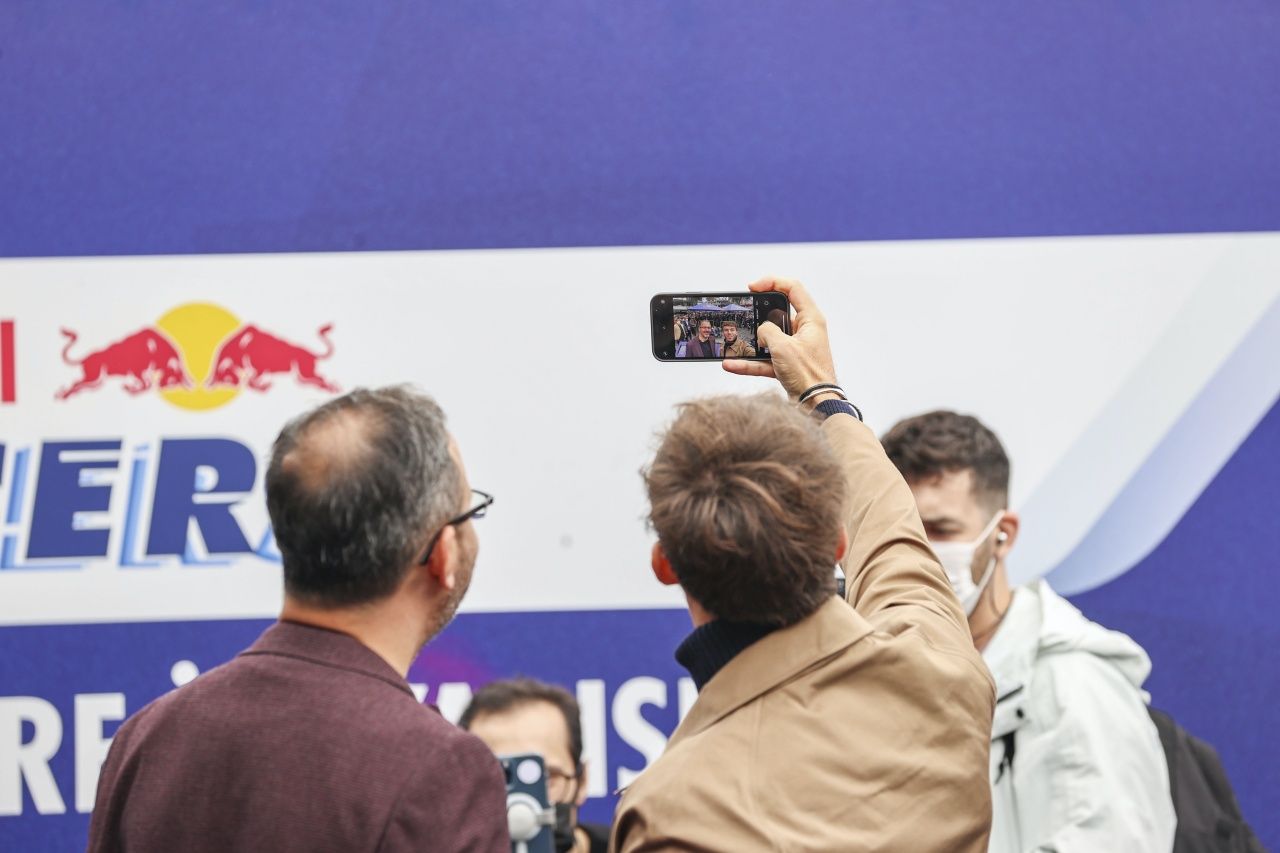 Gençlik ve Spor Bakan Mehmet Muharrem Kasapoğlu, Pierre Gasly ile bir araya geldi 8