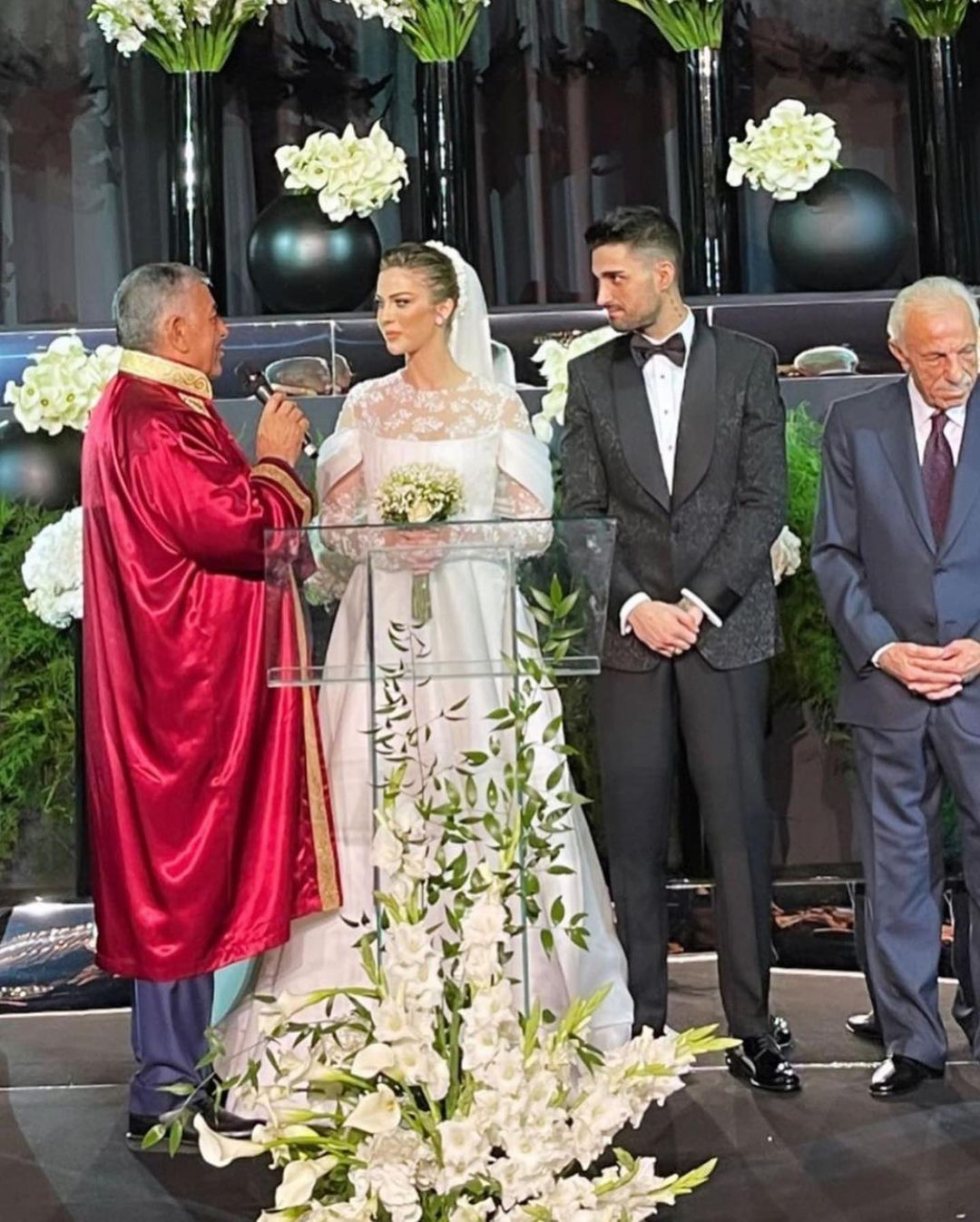 İbrahim Tatlıses'in oğlu İdo Tatlıses ile Yasemin Şefkatli'nin düğününden kareler! Gelinliği olay oldu 4