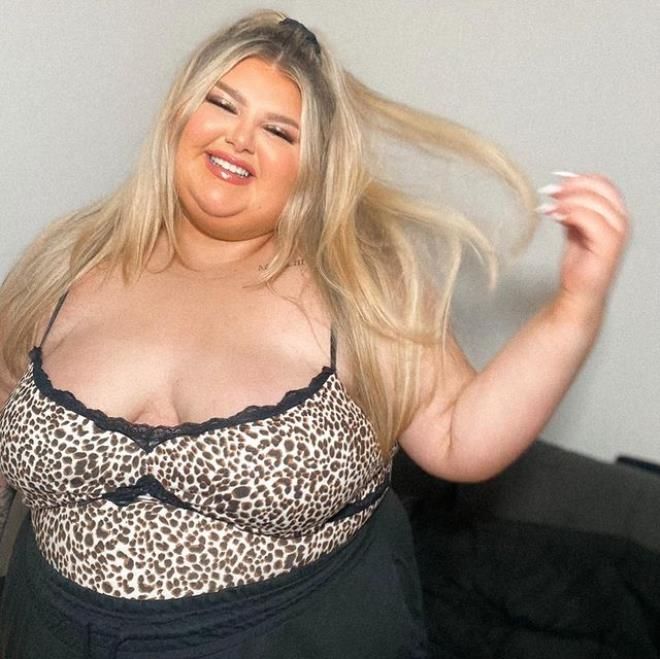 Kilosuyla eleştiri topuna tutulan TikTok fenomeninden ilginç hamle! Fotoğrafı görenler şoke oldu... 10