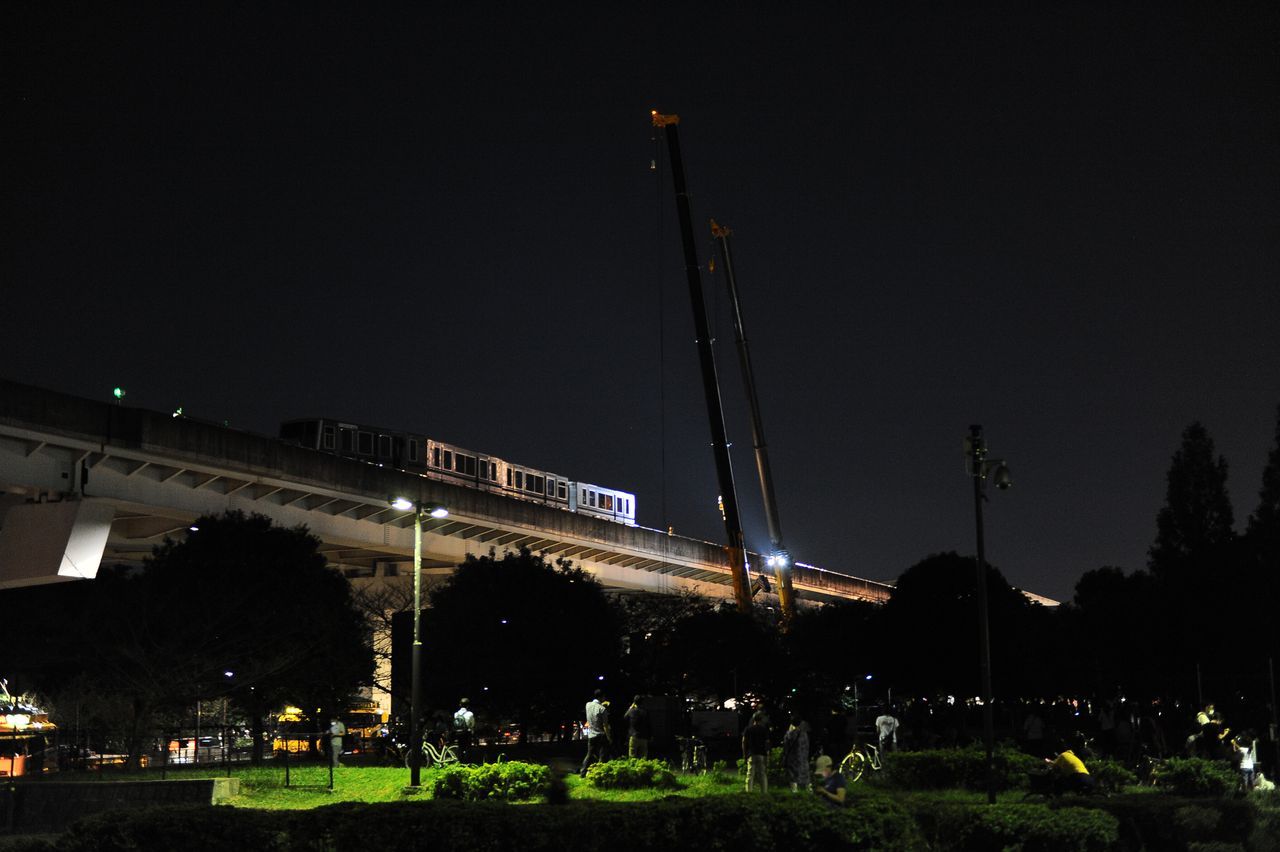 5.9'luk deprem treni raydan çıkardı 15