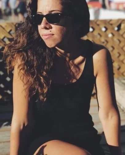 Kerem Bürsin ailesiyle birlikte poz verdi! Kız kardeşini görenler şaştı kaldı! Hande'dan daha güzel! 12