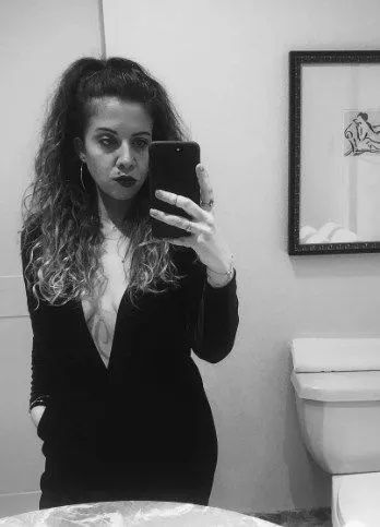 Kerem Bürsin ailesiyle birlikte poz verdi! Kız kardeşini görenler şaştı kaldı! Hande'dan daha güzel! 14