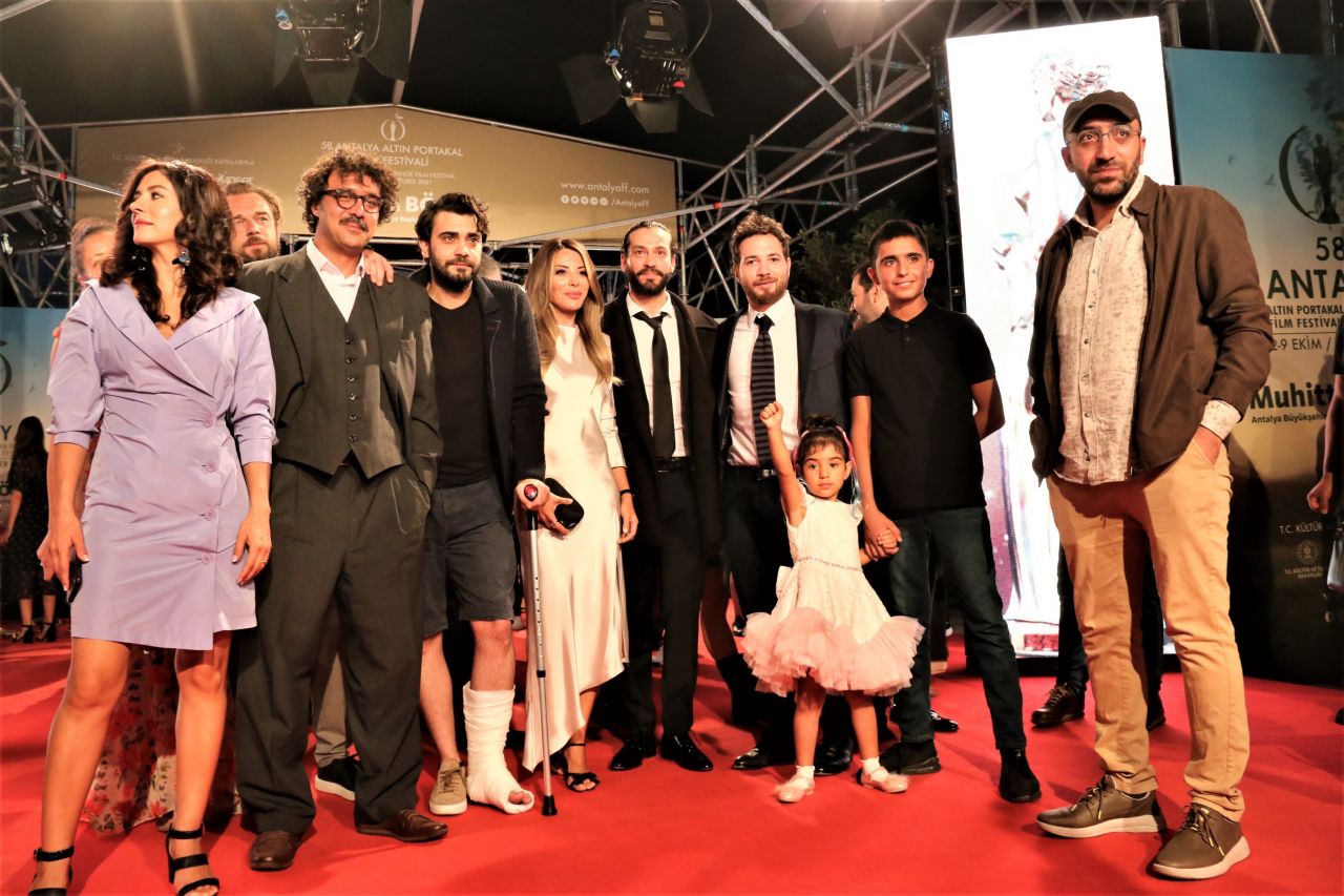 58'inci Antalya Altın Portakal Film Festivali’nde kırmızı halıda şıklık yarışı 23