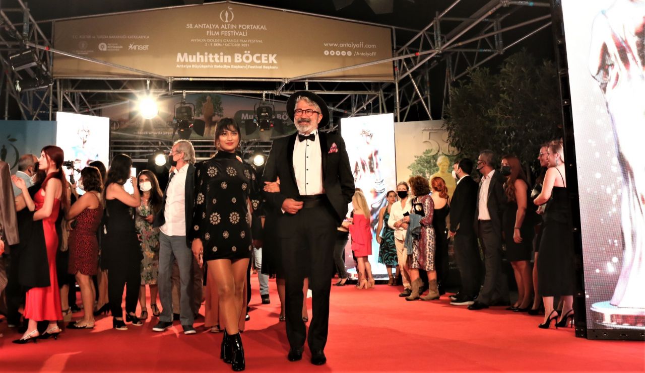 58'inci Antalya Altın Portakal Film Festivali’nde kırmızı halıda şıklık yarışı 17