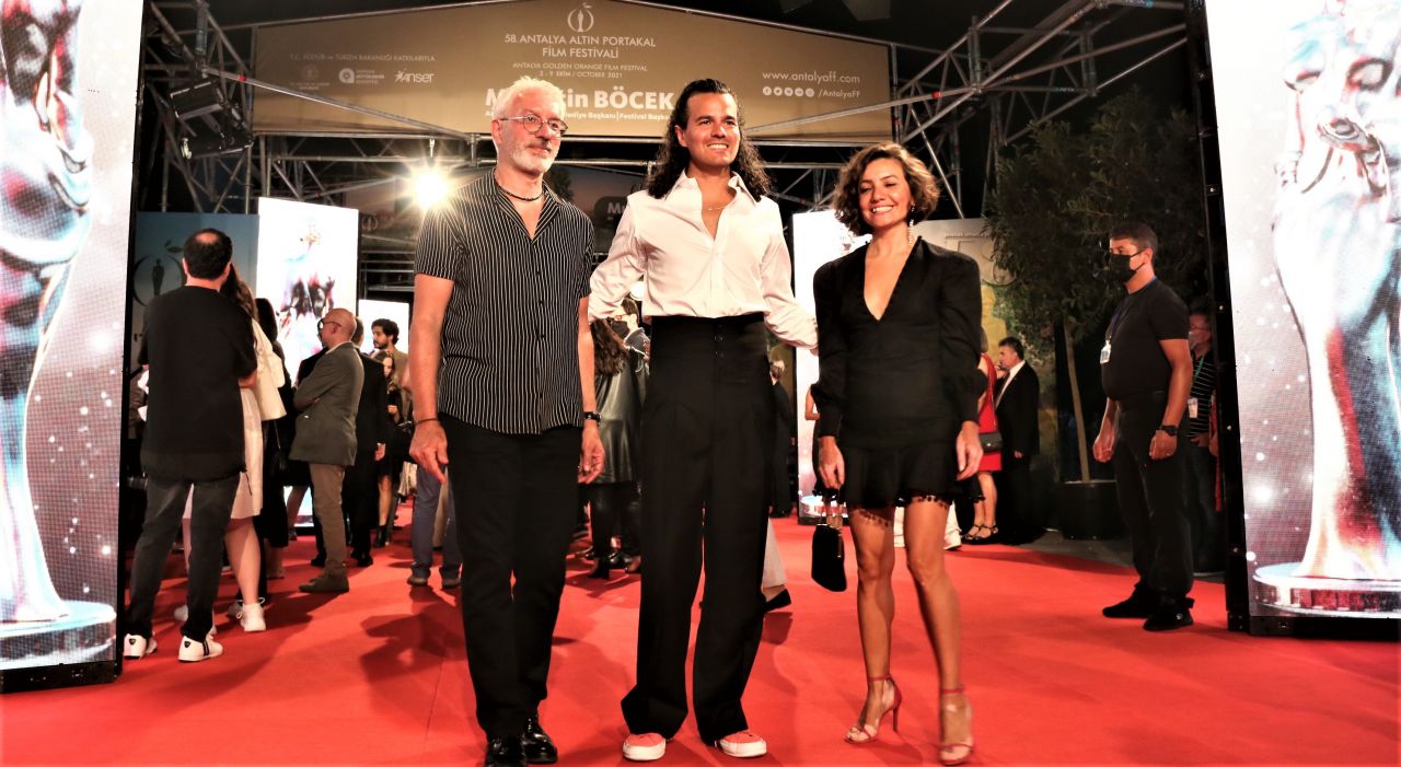 58'inci Antalya Altın Portakal Film Festivali’nde kırmızı halıda şıklık yarışı 31